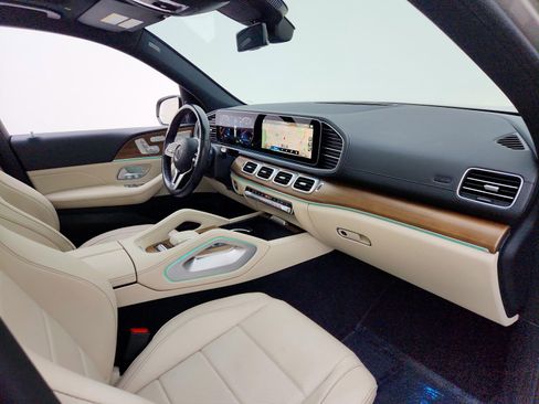 Used 2023 Mercedes-Benz GLS 450 4MATIC image 30