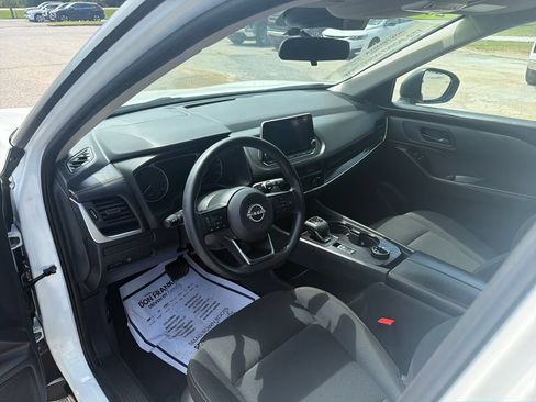 Used 2024 Nissan Rogue S AWD/4WD image 16