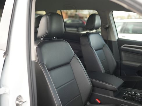 Certified 2022 Volkswagen Atlas SE image 21