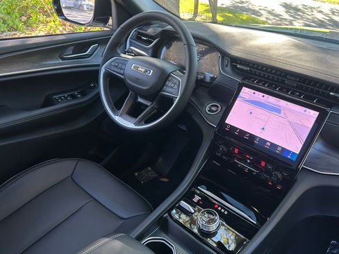 New 2025 Jeep Grand Cherokee Limited image 10