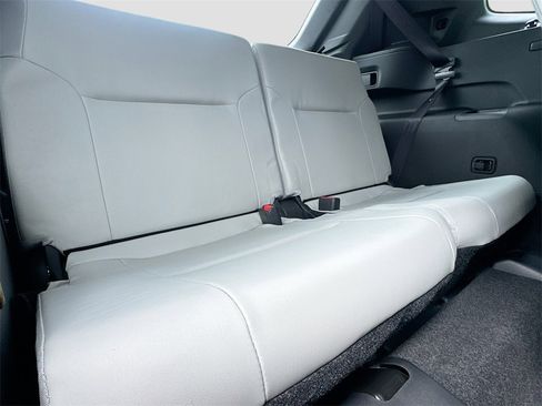 New 2025 Mitsubishi Outlander SE image 29