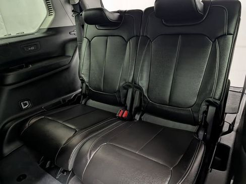 Used 2023 Jeep Grand Cherokee L Limited AWD/4WD image 15