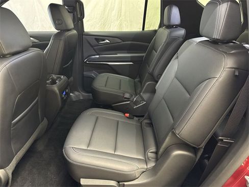 Used 2024 Chevrolet Traverse LT w/ Trailering Package image 12