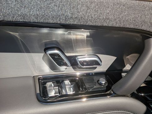 Used 2025 Land Rover Range Rover Sport Dynamic SE image 13