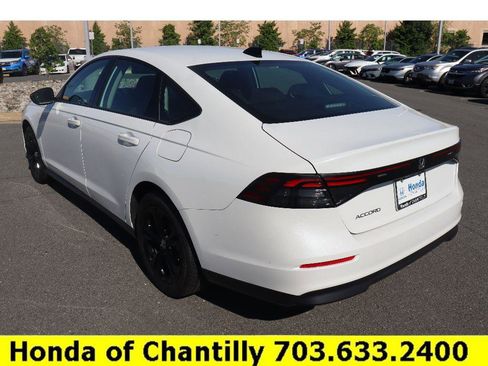 Certified 2025 Honda Accord SE image 5