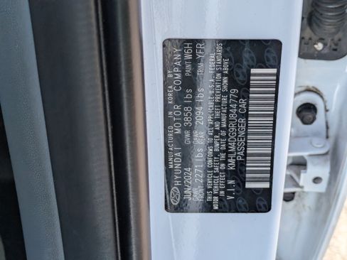 Used 2024 Hyundai Elantra SEL FWD image 30