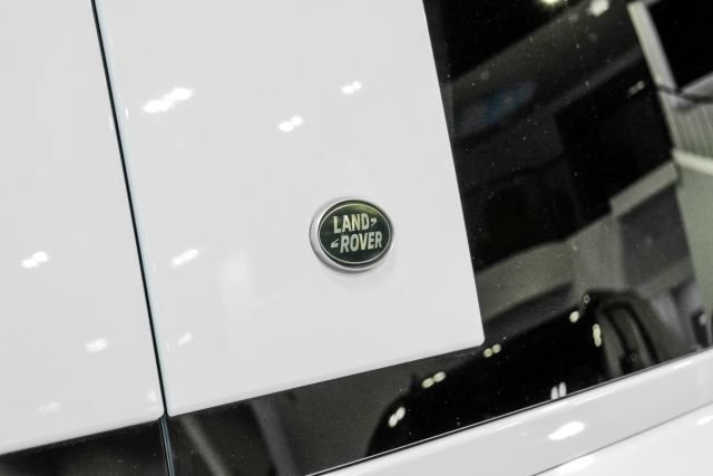 Used 2021 Land Rover Defender 110 SE AWD/4WD image 73
