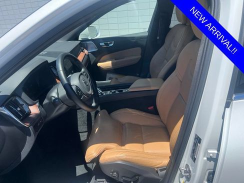 Used 2023 Volvo XC60 T8 Ultimate w/ Climate Package AWD/4WD image 9