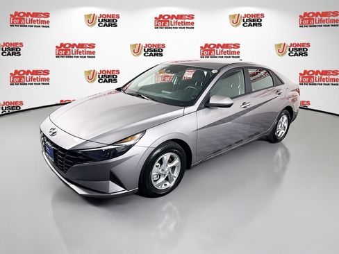 Certified 2023 Hyundai Elantra SE FWD image 12