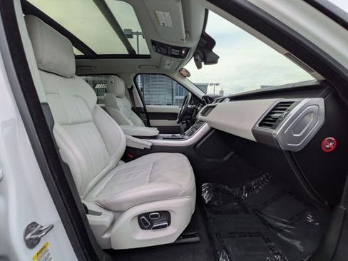 Used 2014 Land Rover Range Rover Sport HSE image 22