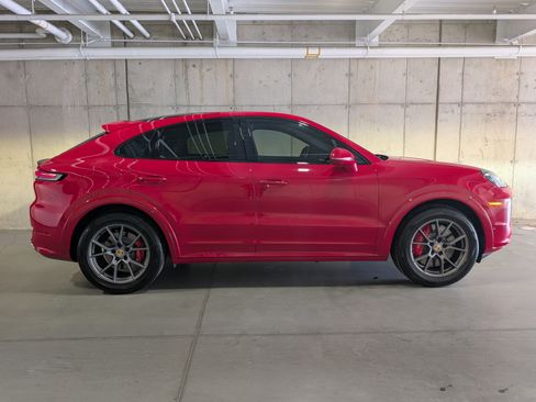Certified 2024 Porsche Cayenne S AWD/4WD image 10