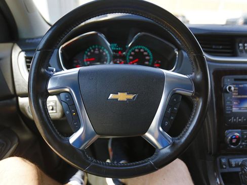 Used 2017 Chevrolet Traverse LT FWD image 11
