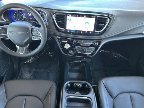 New 2027 Chrysler Pacifica Select FWD image 12