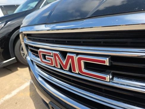 Used 2020 GMC Terrain SLT w/ Preferred Package image 9