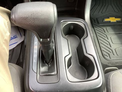 Used 2020 Chevrolet Colorado W/T RWD image 19