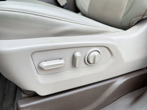 Certified 2022 Chevrolet Silverado 2500 LTZ w/ LTZ Convenience Package image 13