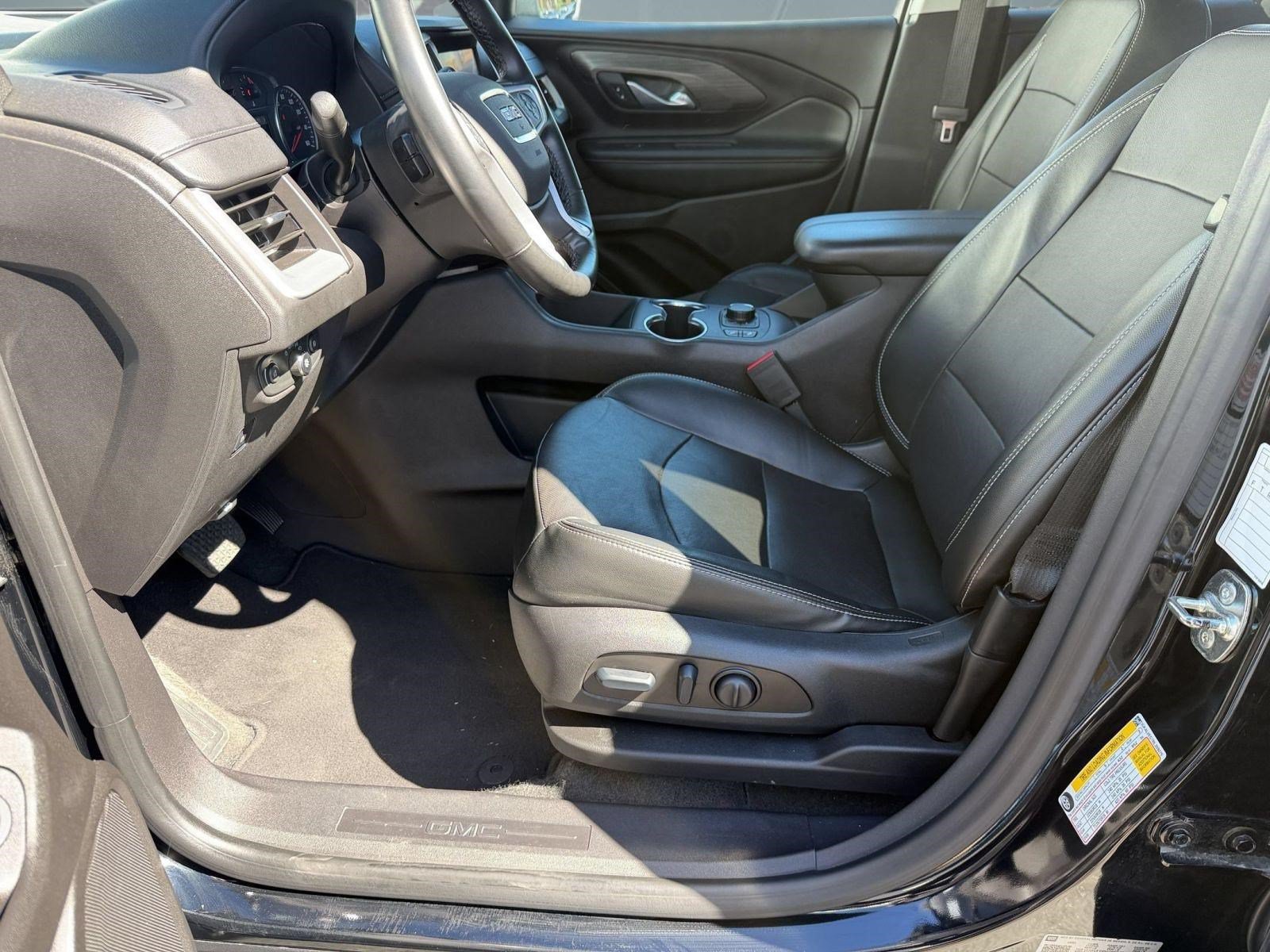 Used 2024 GMC Terrain SLT AWD/4WD image 4