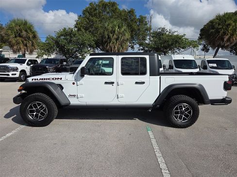 Certified 2025 Jeep Gladiator Rubicon w/ Safety Group image 9