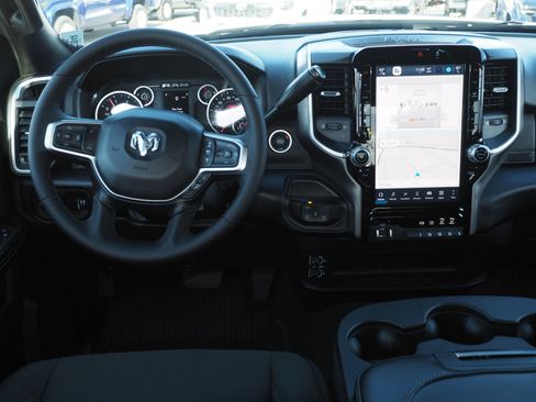 Used 2025 RAM 3500 Big Horn image 15