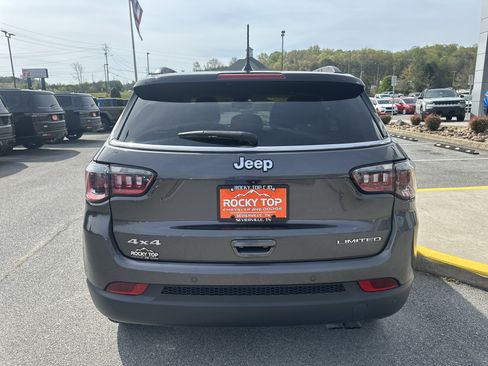 Used 2022 Jeep Compass Limited image 8