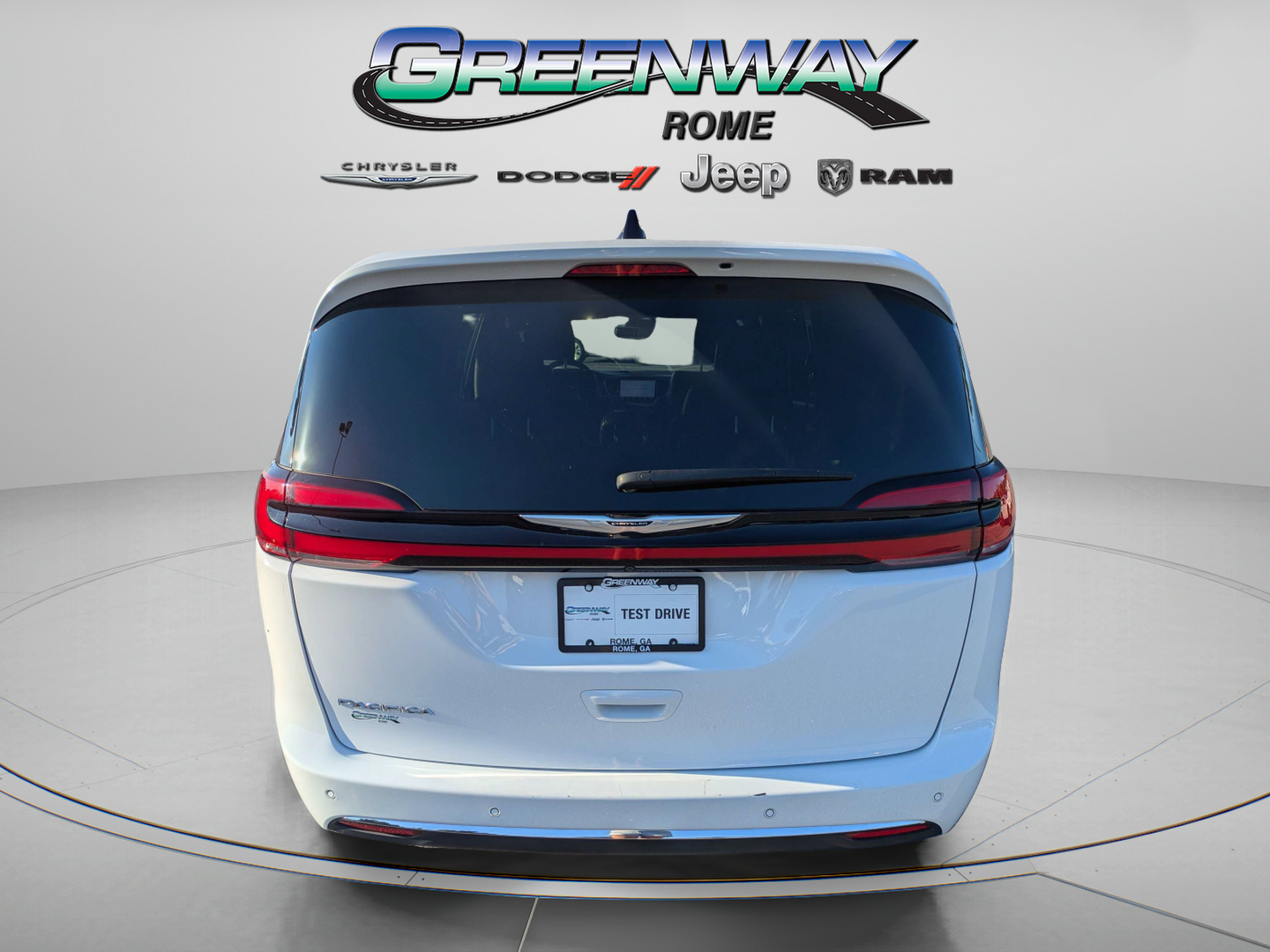 Used 2025 Chrysler Pacifica Select FWD image 6