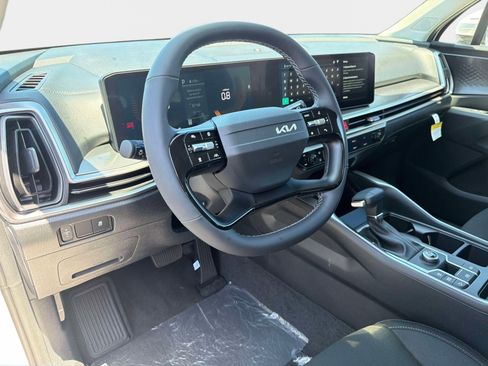 New 2026 Kia Sorento LX FWD image 18