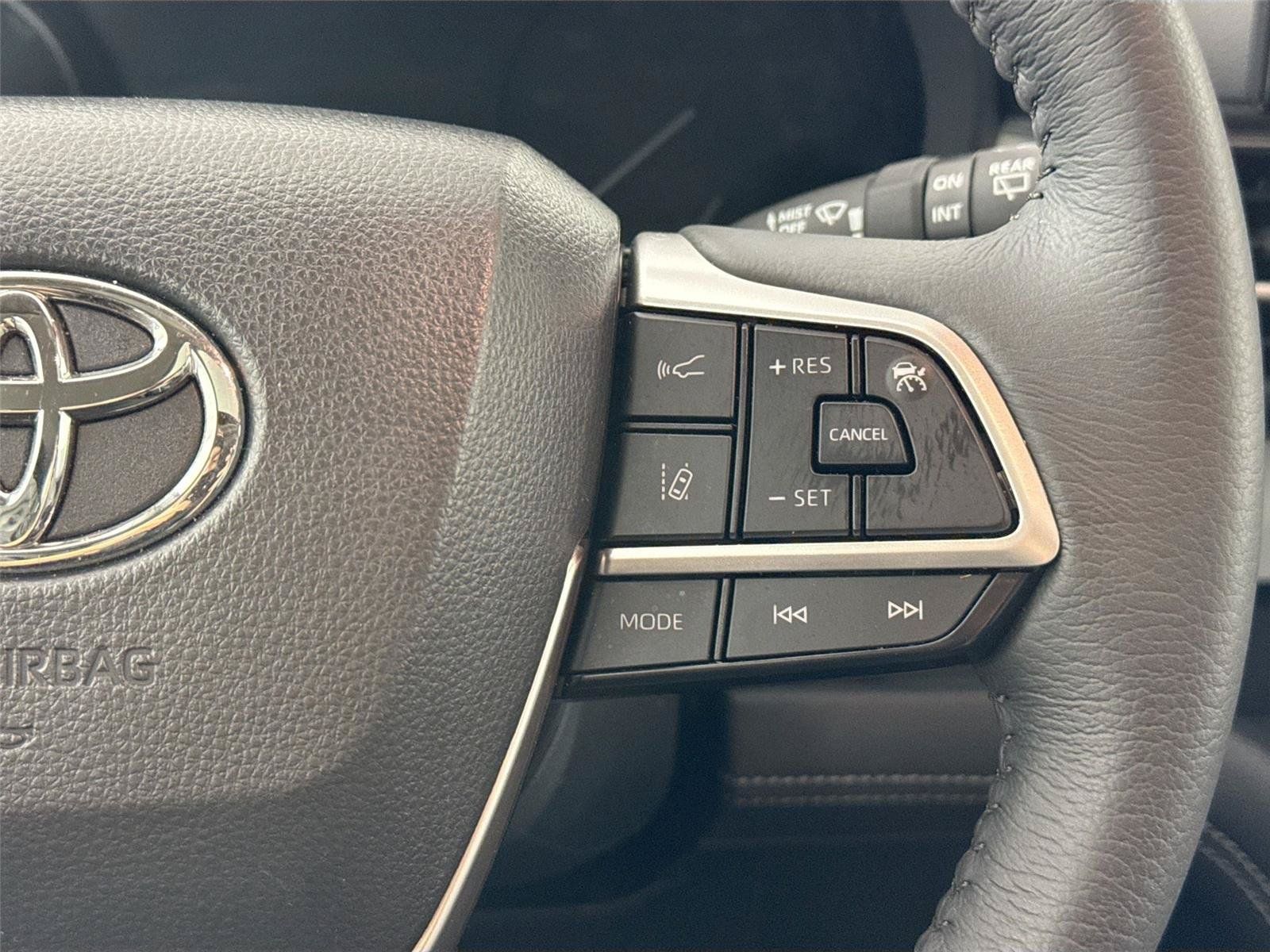 Certified 2026 Toyota Sienna XLE FWD image 20