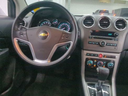 Used 2013 Chevrolet Captiva Sport LTZ FWD image 22