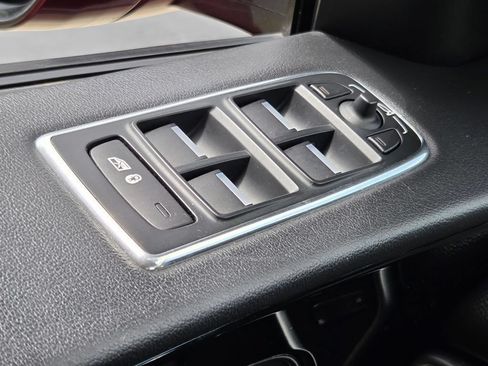Used 2018 Jaguar F-PACE Premium AWD/4WD image 33