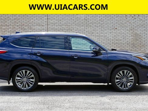 Used 2022 Toyota Highlander Platinum AWD/4WD image 6
