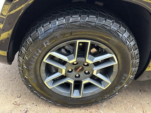 Used 2026 GMC Terrain AT4 w/ Convenience Package III image 11