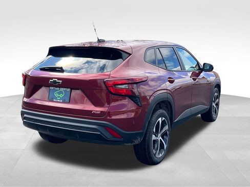 Certified 2024 Chevrolet Trax RS image 2