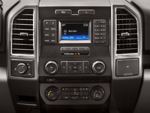 Used 2016 Ford F150 XLT w/ Equipment Group 302A Luxury AWD/4WD image 10