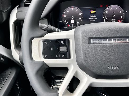 Certified 2025 Land Rover Defender 110 S AWD/4WD image 18