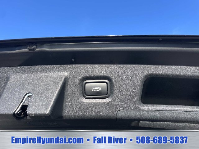 Used 2023 Hyundai Santa Fe Limited w/ Cargo Package AWD/4WD image 8