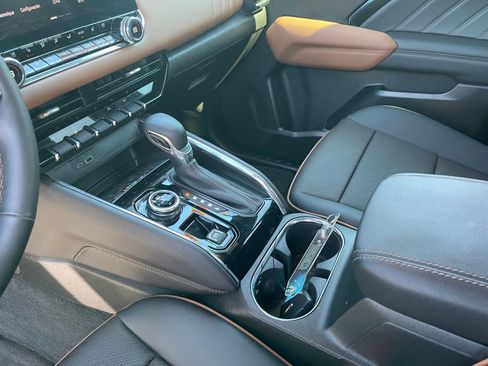 Used 2025 GMC Canyon AT4 w/ Nightfall Edition image 18