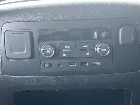 Used 2019 Chevrolet Suburban LT AWD/4WD image 17