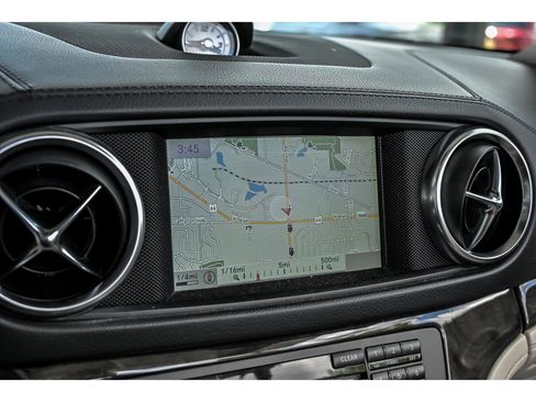 Used 2015 Mercedes-Benz SL 550 image 18