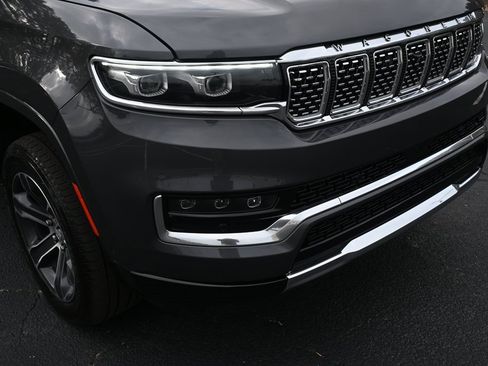 Used 2023 Jeep Grand Wagoneer 4WD w/ Convenience Group III image 34