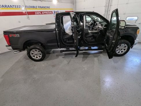 Used 2017 Ford F350 Lariat image 16