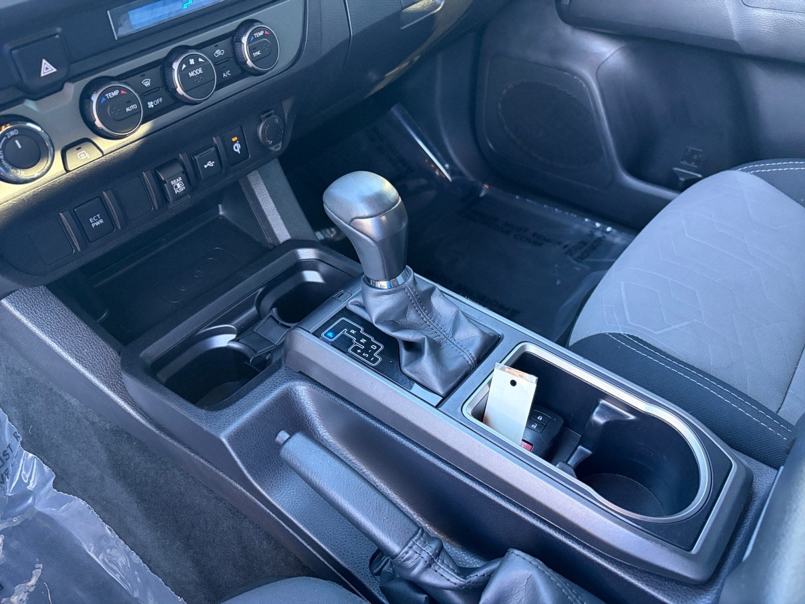 Certified 2023 Toyota Tacoma TRD Off-Road AWD/4WD image 23