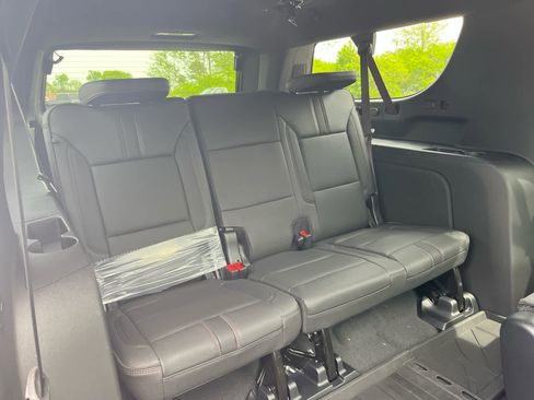 New 2026 Chevrolet Suburban RST image 29