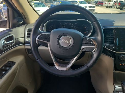 Used 2020 Jeep Grand Cherokee Limited RWD image 16