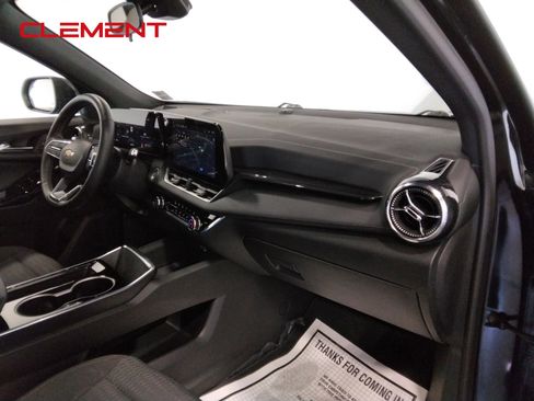 Used 2025 Chevrolet Equinox LT image 42