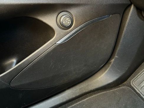 Used 2018 Buick Enclave Essence image 19