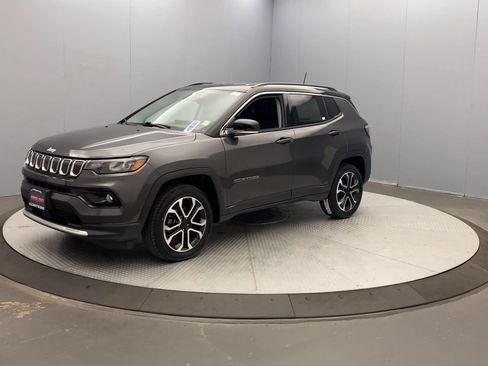 Used 2022 Jeep Compass Limited AWD/4WD image 9