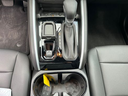 New 2025 Chevrolet Colorado LT w/ LT Convenience Package RWD image 15