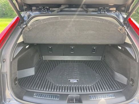 Certified 2023 Cadillac XT4 Premium Luxury FWD image 5