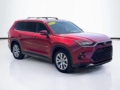 Used 2024 Toyota Grand Highlander FWD image 3