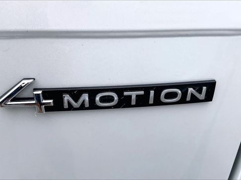 Used 2022 Volkswagen Tiguan SEL R-Line AWD/4WD image 10